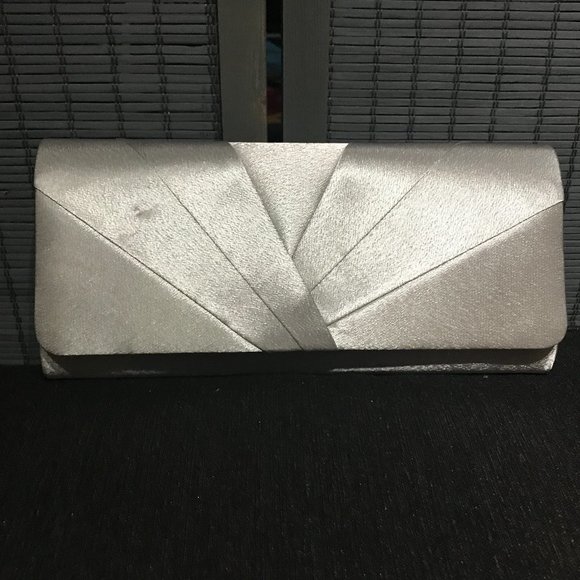 *** New *** Giani Bernini Satin Matinee Flap Clutch - Picture 2 of 6